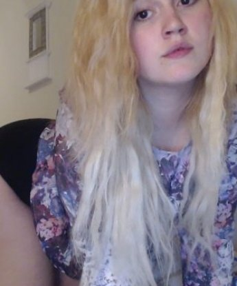 В моих нежных объятиях ты почувствуешь все прелести настоящего наслаждения. Я умею предугадывать желания и создавать атмосферу истинной страсти. Мои услуги включают эксперименты в постели, оральные ласки, эротический массаж и многое другое. У меня есть отличные отзывы от моих предыдущих клиентов, которые говорят о моем профессионализме и умении дарить наслаждение. Я приглашаю тебя в свою уютную квартиру в Москве, где мы сможем насладиться друг другом и провести незабываемое время. Фото сочных моментов не доступно, но обещаю, ты не останешься равнодушным 😉 Жду тебя в Москве! 🌹 9708, 28 лет